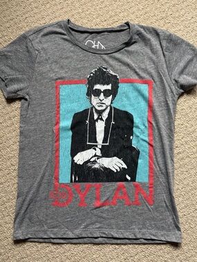 Chaser Gray Bob Dylan Tee with Red Frame and Teal Panel